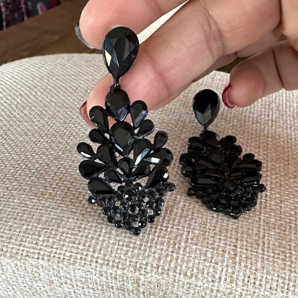 Elegant Black Rhinestone Statement Earrings - Picture 4 of 7